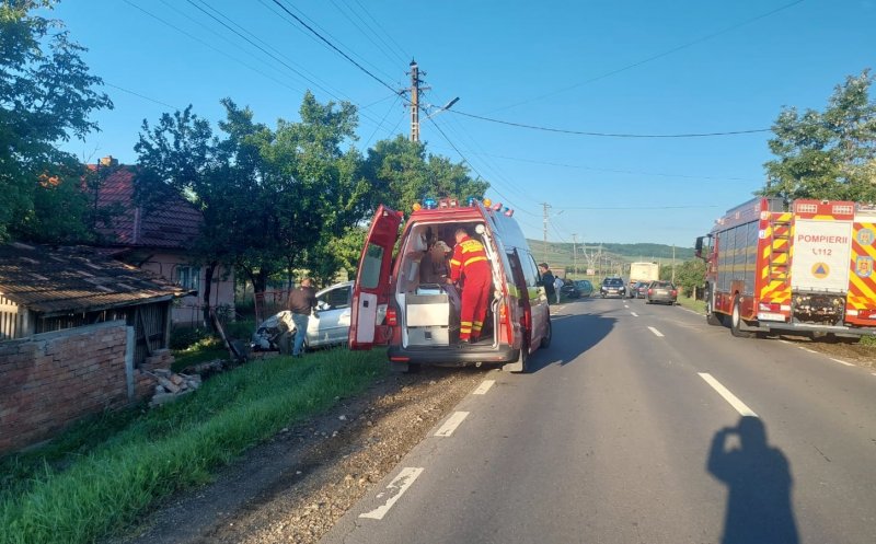 ACCIDENT în judeţul Cluj. Implicate, 2 autoturisme și o basculantă