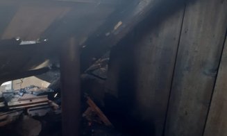 INCENDIU într-o gospodărie județul Cluj. O femeie de 80 de ani a reușit să se autoevacueze
