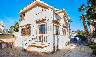 Vilă cu 8 camere în Sicilia, cât un apartament cu 3 camere în Cluj-Napoca