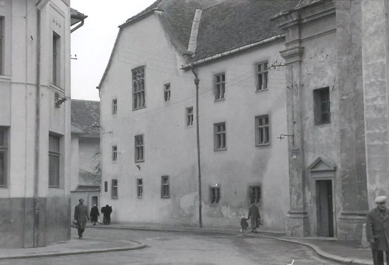 Biserica și Mănăstirea Franciscană din Piața Muzeului, în anii '50-'60