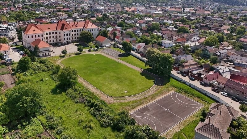 Au fost modernizate terenurile de sport de la Colegiul Național „Mihai Viteazul” din Turda