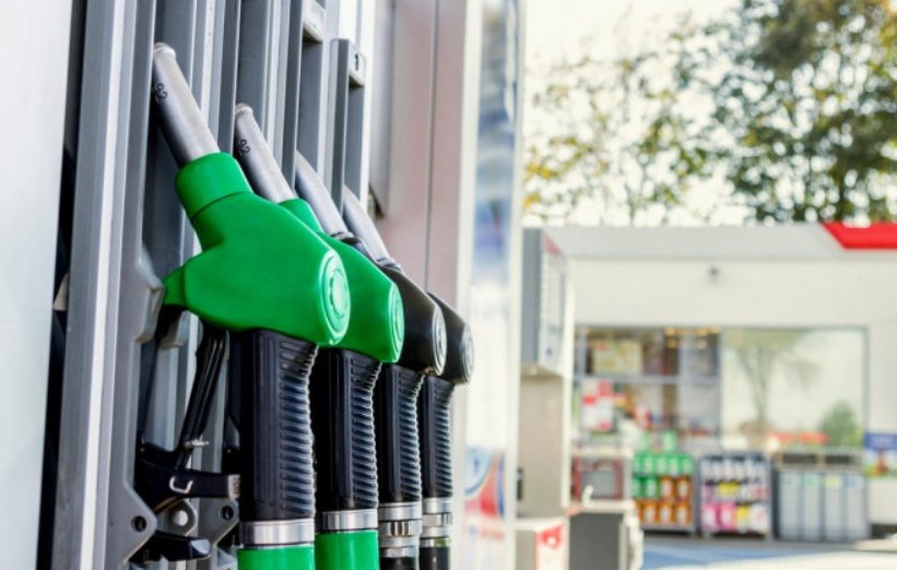 Scumpiri la carburanți de la 1 iulie. Șoferii români vor plăti mai mult pentru un plin
