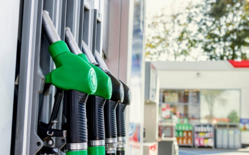 Scumpiri la carburanți de la 1 iulie. Șoferii români vor plăti mai mult pentru un plin