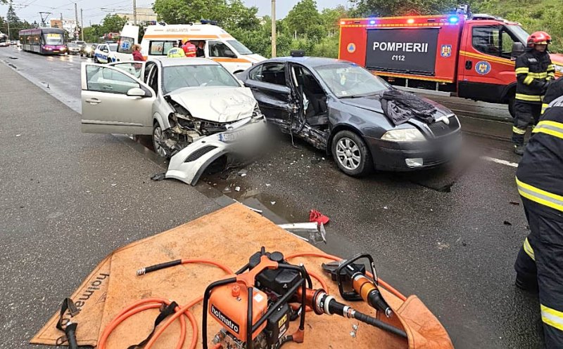 Cum s-a produs accidentul cu 3 maşini şi 3 victime de pe Bulevardul Muncii din această dimineaţă
