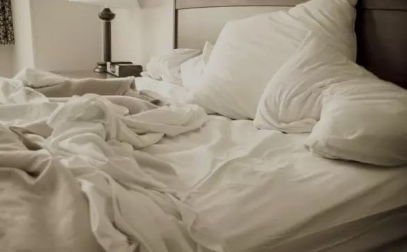 De ce ar fi bine să îți lași patul nefăcut dimineaţa. Explicația unui medic