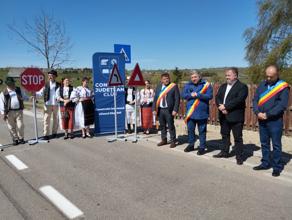 Peste 93% din drumurile județene din Cluj sunt asfaltate. Tișe: „Mă bucur că am ajuns cu asfalt în zone în care oamenii n-au visat vreodată”