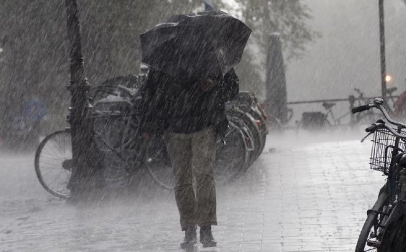 Nouă avertizare COD GALBEN de furtuni în Cluj! Se anunță ploi, descărcări electrice, vânt și izolat grindină