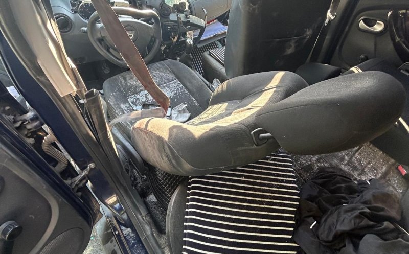 ACCIDENT grav provocat de un bolovan desprins de pe un versant / Șofer în stare gravă, transportat cu elicopterul SMURD