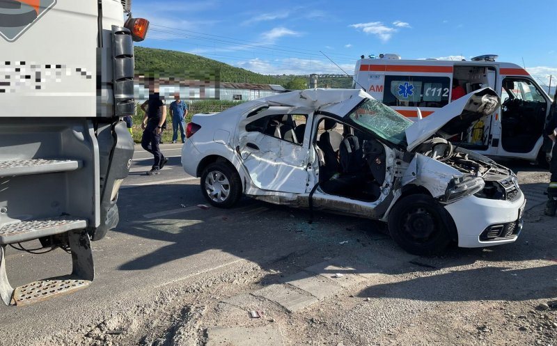 Cluj: Accident GRAV între un camion și două mașini. Un bărbat a decedat la spital
