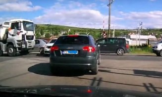 Accidentul grav din Sânnicoară, în care un bărbat a decedat, a fost surprins de camera de bord a unei mașini