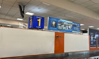 Spaţii publicitare cu închiriere imediată, la Aeroportul Cluj: "Zilnic, peste 9.000 de pasageri sunt cu ochii pe afacerea ta!"