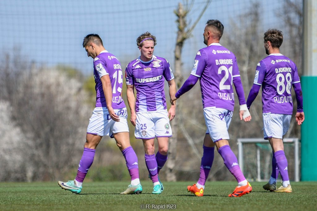 Universitatea Cluj negociază cu un fundaș central de play-off: "Șansele sunt destul mari să vină la noi"