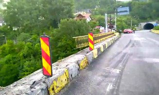 TIR căzut de pe un pod, în Dunăre, de la 20 m înălţime / Trupul șoferului a fost recuperat de scafandri