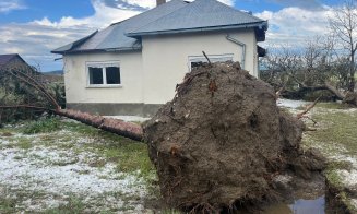 Furtuna de COD ROŞU: Sute de gospodării afectate de grindină și vijelie