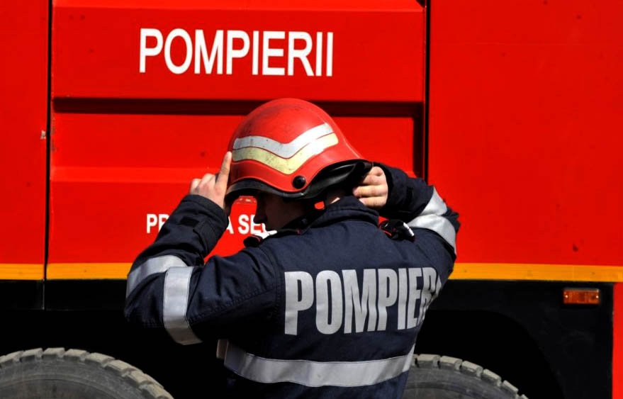 INCENDIU la un depozit de pe Calea Baciului