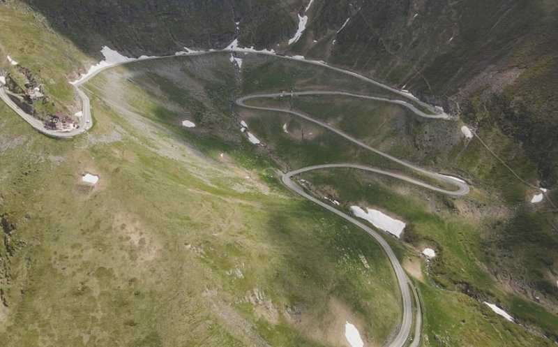 Transfagărășanul se redeschide cu aproape o lună mai repede. Între ce ore se va putea circula pe cel mai spectaculos drum din România