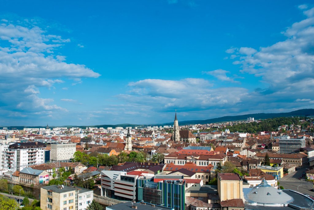 Chiriile din Cluj-Napoca, depășite la preț de 2 sectoare din Capitală. Cât costă o garsonieră lunar
