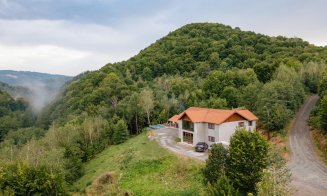 Bucea/Negreni/Cluj, paradis al relaxării: Cabana din vârf de munte unde nu-ți va lipsi nimic / Cea mai spectaculoasă piscină din Apuseni