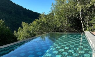 Bucea/Negreni/Cluj, paradis al relaxării: Cabana din vârf de munte unde nu-ți va lipsi nimic / Cea mai spectaculoasă piscină din Apuseni