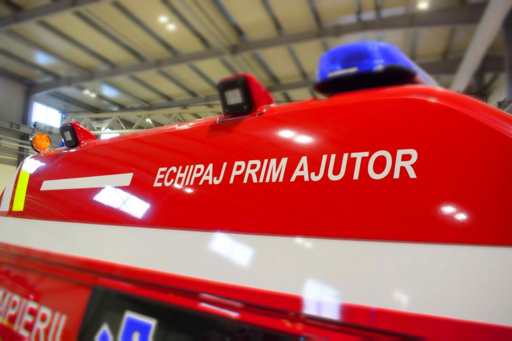 Copil de 3 ani căzut de la înălțime în Cluj-Napoca, transportat de urgență la spital