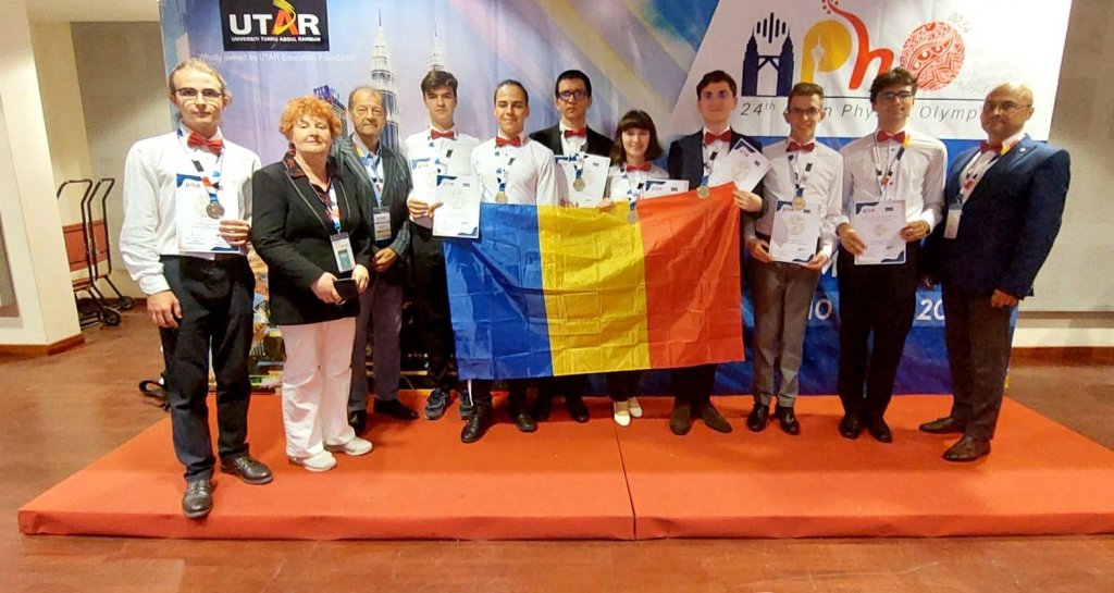 Aur și argint pentru elevii români la Olimpiada Asiatică de Fizică. Printre premianți, un elev din Cluj