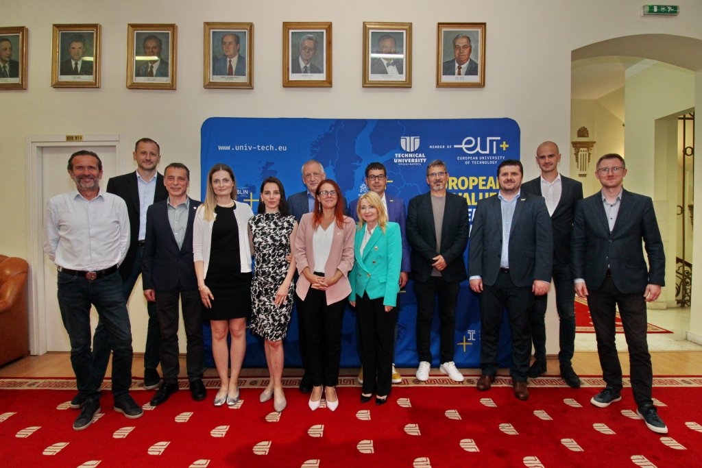 Delegația NXP Semiconductors România, în vizită la Universitatea Tehnică din Cluj-Napoca