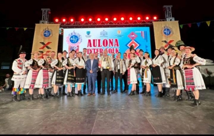 Ansamblul Folcloric „Românașul” al UTCN a câștigat Trofeul Festivalului Aulona Inter Folk Festival, Albania