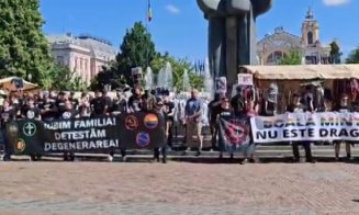 Miting pentru Familie în Piața Avram Iancu: Iubim familia, detestăm degenerarea!