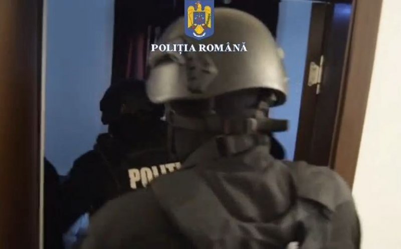 Bonnie şi Clyde de Cluj. Au spart un apartament de pe strada Horea și au furat un sfert de milion de lei