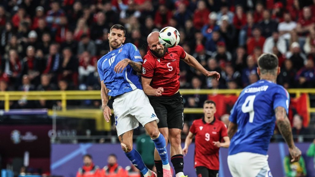 A prins un singur minut la CFR Cluj în 10 etape din play-off, dar s-a remarcat ca integralist la EURO 2024 cu Albania / Italienii au pus ochii pe el