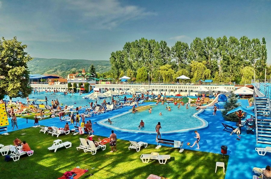 A murit soţia unui consilier local clujean la ștrandul din Geoagiu Băi