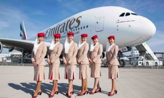 O uriașă companie aeriană caută 5.000 de însoțitori de bord în întreaga lume. Salariul pornește de la 2.500 de euro