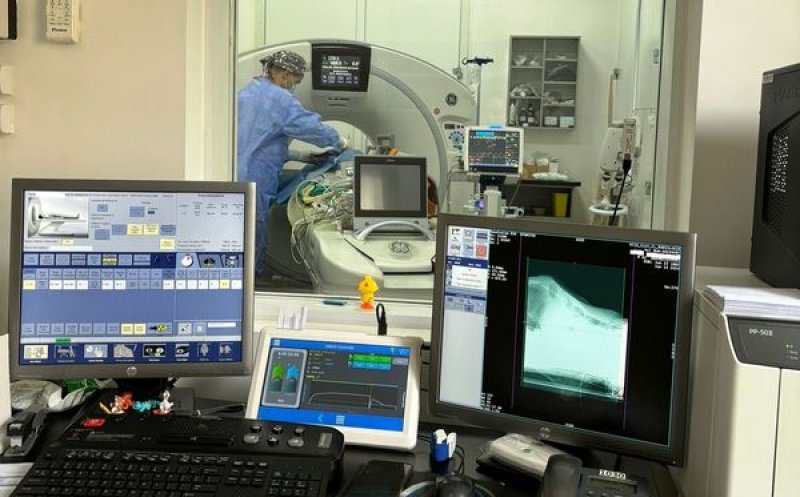 Premieră medicală la SCJU Cluj: Procedură inovativă aplicată unui bolnav cu cancer pentru distrugerea tumorilor. Pacientul a fost externat a doua zi
