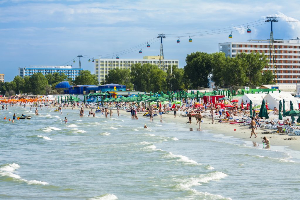 Care sunt prețurile pe litoral în minivacanța de Rusalii. Sunt așteptați peste 80.000 de turiști