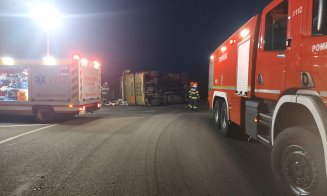 ACCIDENT pe centura Vâlcele-Apahida: Cisternă cu bitum răsturnată / Şoferiţă transportată la spital