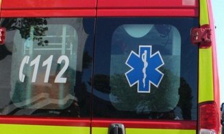 Accident soldat cu răniți pe o stradă din Dej. Unul dintre șoferi era băut