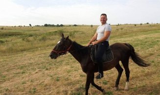 A ”reînviat” un sat părăsit din Transilvania, la graniţa judeţului Cluj: "Am folosit doar piatră, lemn și var stins"