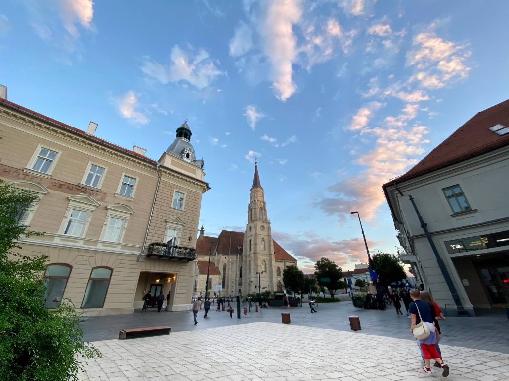 Cum ar arăta centrul Clujului fără mașini, doar cu zone pietonale