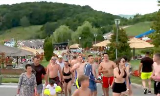Mamaia din Ardeal: Ca sardelele în conservă, într-o locaţie aproape de Cluj / Doar 20 de lei intrarea, cu şezlong inclus
