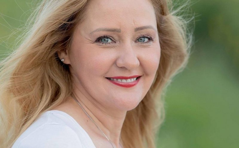 Elena Lasconi - noul preşedinte al USR: De astăzi începe reconstrucţia partidului/ Îşi va depune candidatura pentru alegerile prezidenţiale din acest an