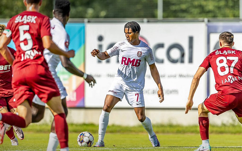 CFR Cluj a luat bătaie în primul meci din cantonament