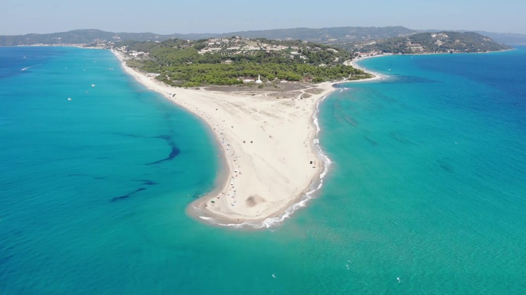 Tragedie pe o plajă din Grecia. O fată de 13 ani a murit