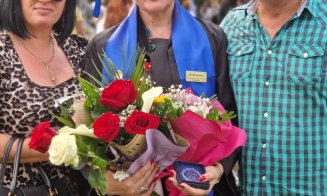 Șefă de promoție la 61 de ani! Absolventă de facultate din Cluj-Napoca