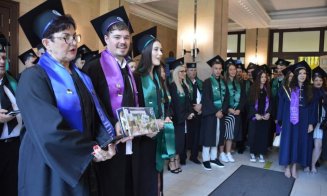 Șefă de promoție la 61 de ani! Absolventă de facultate din Cluj-Napoca