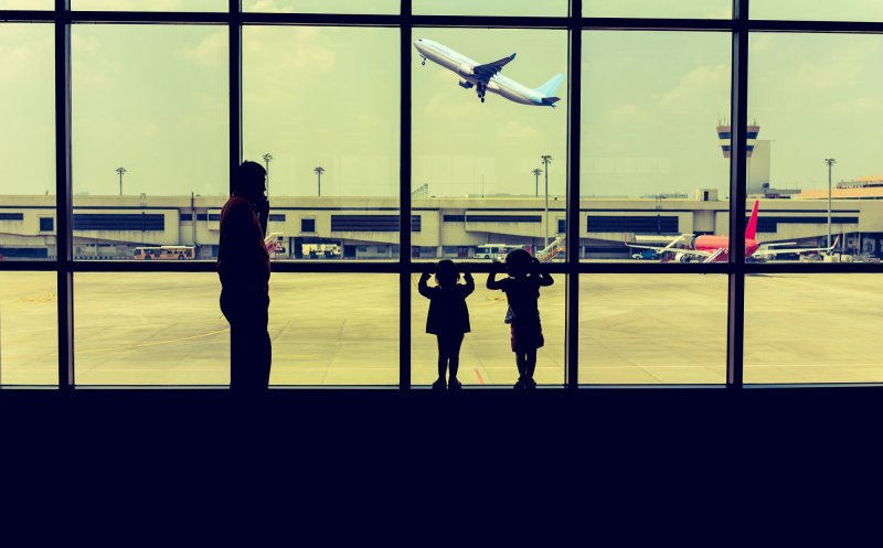 Căldura mare, „taxată” de Protecția Consumatorilor la un aeroport din România. Ce recomandă ANPC