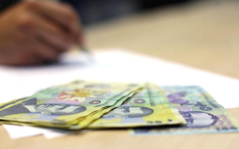Schimbările fiscale din mijlocul verii. 1 iulie vine cu mărirea salariului minim, creșteri de prețuri și modificări la e-Factura