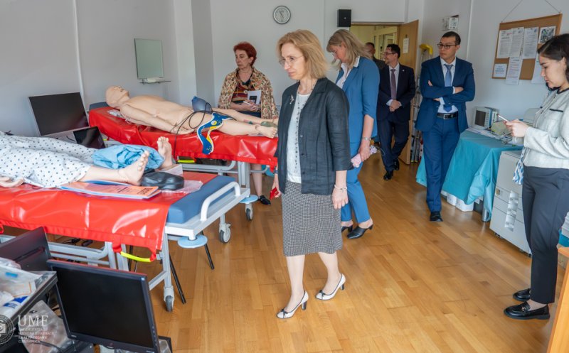 Diplomele UMF din Cluj-Napoca vor fi recunoscute în SUA și Europa / Anca Buzoianu: "Comisia de evaluatori, impresionată de nivelul de excelență"