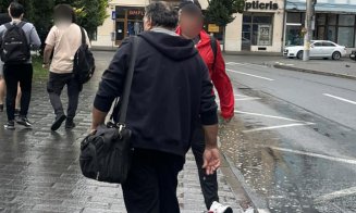 "Aveți grijă la acest individ, este un obsedat sexual! Circulă pe linia 47"