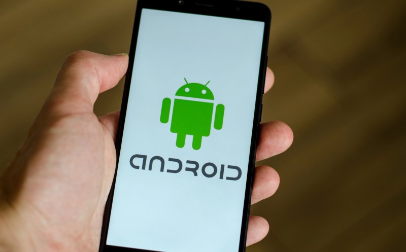 DNSC avertizează posesorii de telefoane cu Android cu privire la o amenințare cibernetică. Cum acționează escrocii
