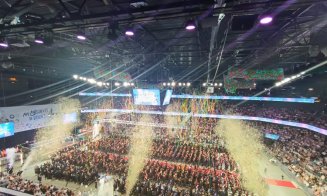 Sărbătoare academică la UMF Cluj-Napoca. Mediciniștii au sărbătorit terminarea facultății și au rostit jurământul lui Hipocrate la BT Arena